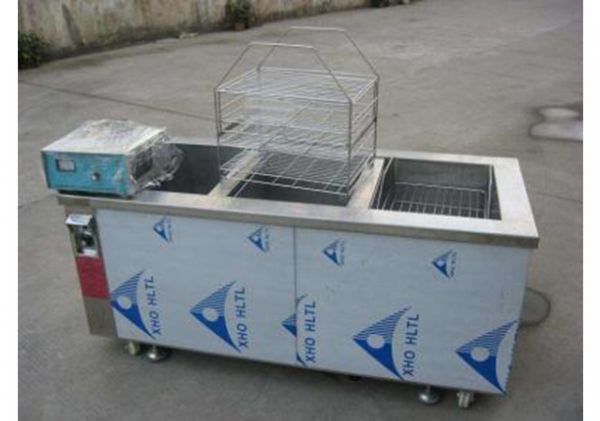 汽車零部件生產(chǎn)用超聲波清洗機(jī)